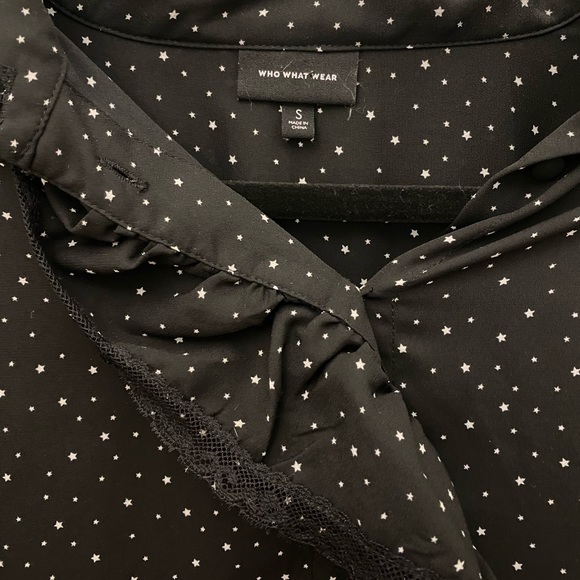 Who What Wear Stars Ruffle Blouse - Picture 4 of 4